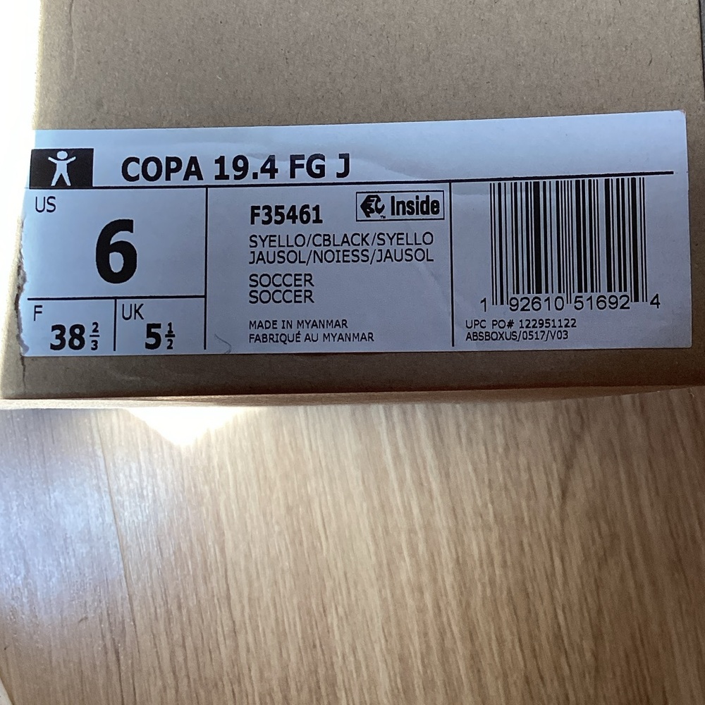 Adidas Cleats - Picture 3 of 4